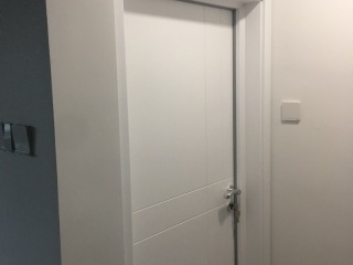 成品门及墙纸铺贴