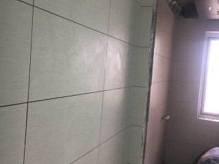 厨房、卫生间墙砖施作