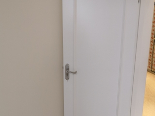 套装门、踢脚线安装