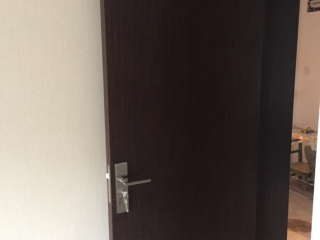 套装门、踢脚线安装
