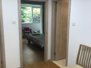 套装门、踢脚线安装