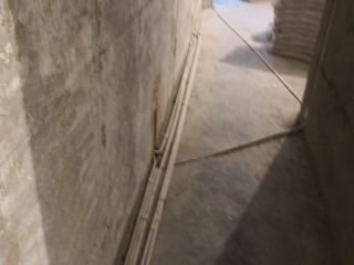 水、电管开槽施工
