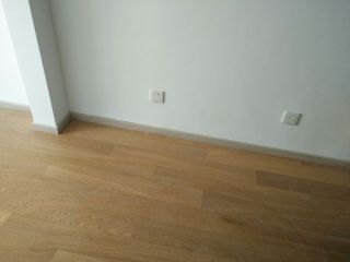套装门、踢脚线安装