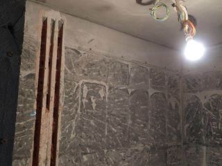 水、电管开槽施作