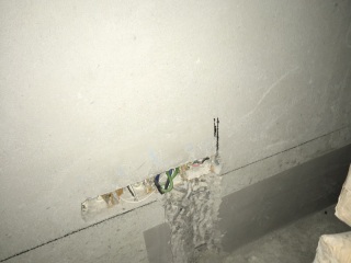 水、电管开槽施工