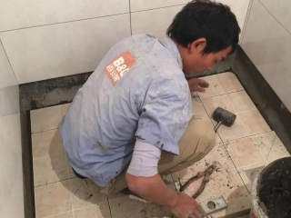 厨房、卫生间墙砖施作