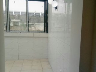 地砖铺贴及地面找平施作