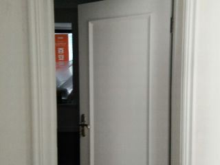 套装门、踢脚线安装