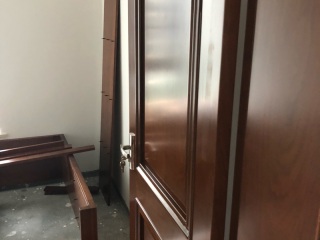 成品门及墙纸铺贴