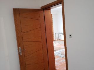 成品门及墙纸铺贴