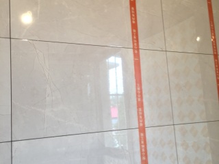 厨房、卫生间墙砖施作