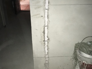 水、电管开槽施工