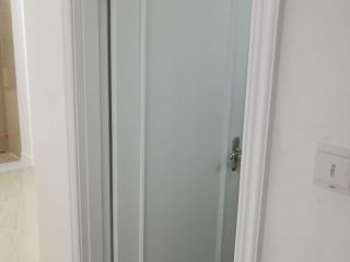 套装门、踢脚线安装