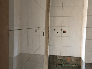 厨房、卫生间墙砖施作