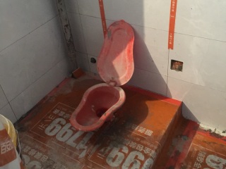 厨房、卫生间墙砖施作