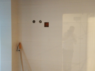 厨房、卫生间墙砖施作