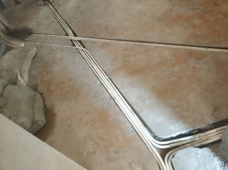 水、电管开槽施作