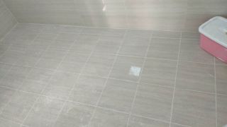 地砖铺贴及地面找平施作