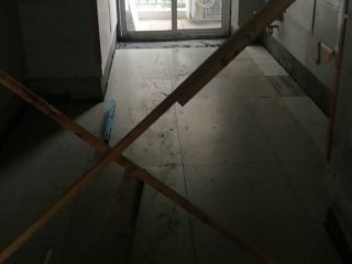 地砖铺贴及地面找平施作