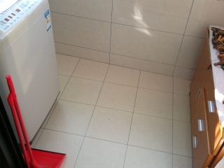 地砖铺贴及地面找平施作