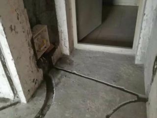 水、电管开槽施作