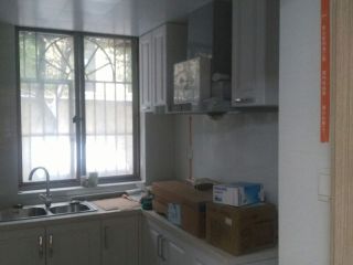 集成吊顶及橱柜柜体安装