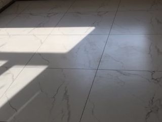 地砖铺贴及地面找平施作