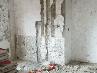 水、电管开槽施作
