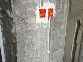水、电管开槽施作