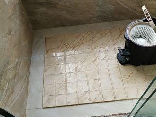 地砖铺贴及地面找平施作