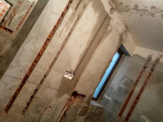 水、电管开槽施作