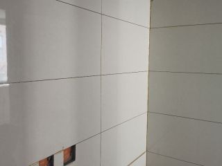 厨房、卫生间墙砖施作