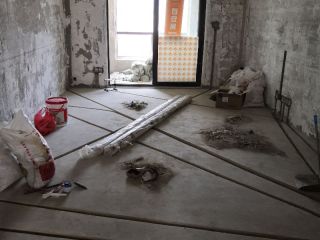 水、电管开槽施作