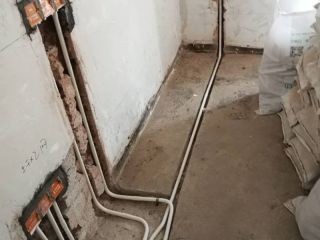 水、电管开槽施作