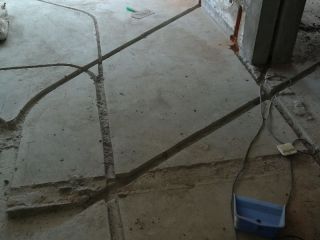 水、电管开槽施工