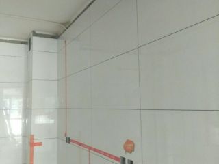 厨房、卫生间墙砖施作