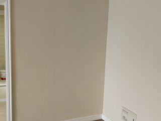 套装门、踢脚线安装