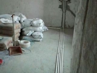 强、弱电路穿线施作
