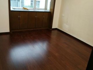 实木复合地板铺设