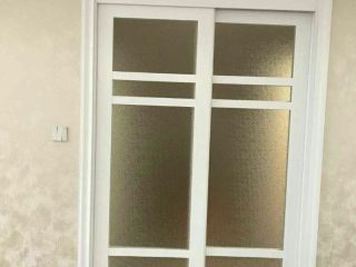成品门及墙纸铺贴