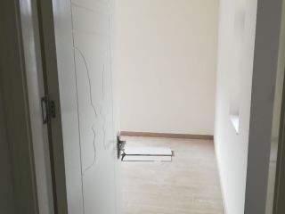 成品门及墙纸铺贴