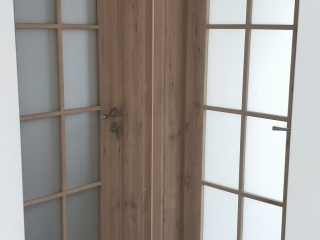 成品门及墙纸铺贴