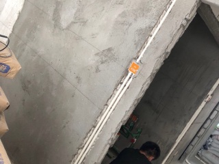 水、电管开槽施作