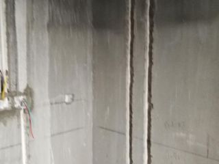 水、电管开槽施工