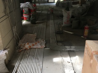 强、弱电路穿线施作
