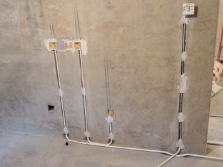 水、电管开槽施作