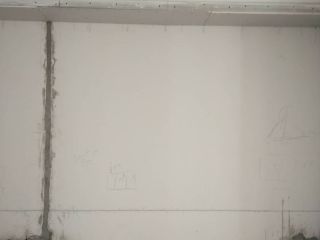 现场背景墙及隔墙施作