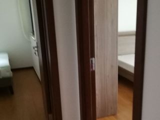 套装门、踢脚线安装
