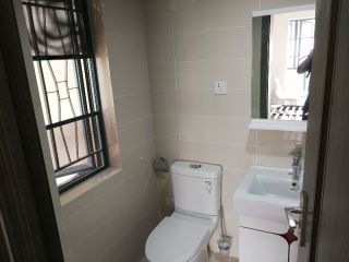 厨房、卫生间墙砖施作