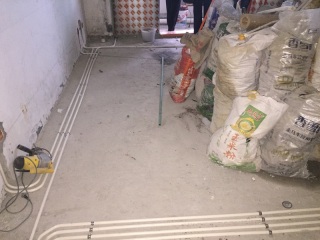 强、弱电路穿线施作